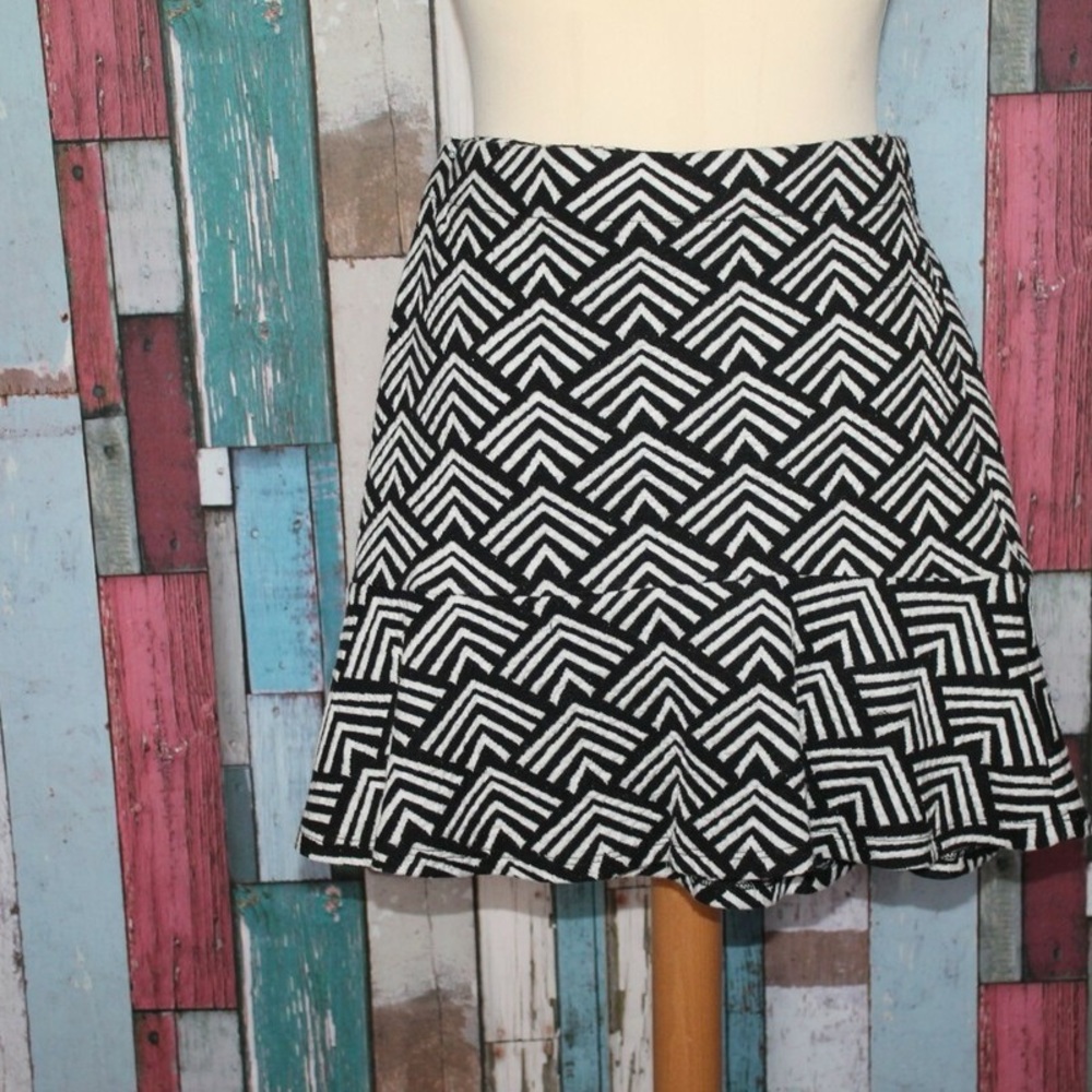 PROMOD Black and White Geometric Skirt